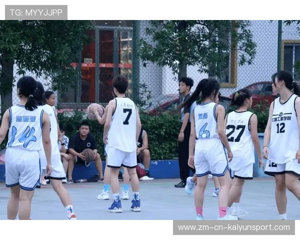 特色篮球文化展在多地巡展，弘扬青春体育精神，篮球特色学校展板